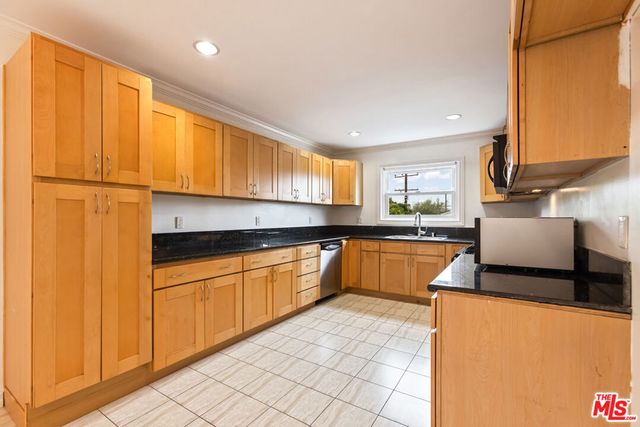 1226 Franklin Street 4, Santa Monica, CA 90404