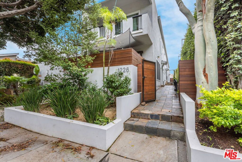 1226 Franklin Street 4, Santa Monica, CA 90404