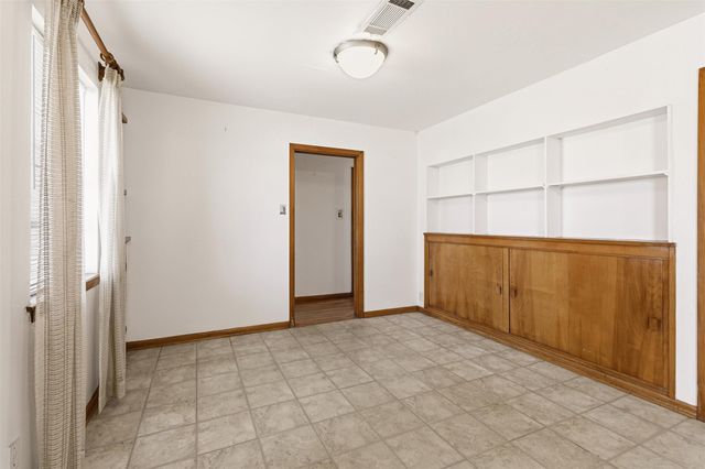 1605 Marlock Ln, Pasadena, TX 77502