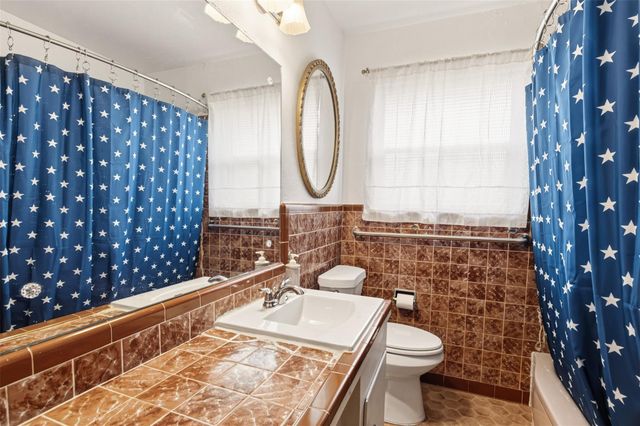 1605 Marlock Ln, Pasadena, TX 77502