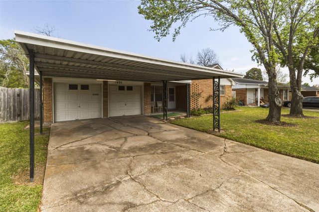 1605 Marlock Ln, Pasadena, TX 77502