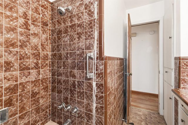 1605 Marlock Ln, Pasadena, TX 77502