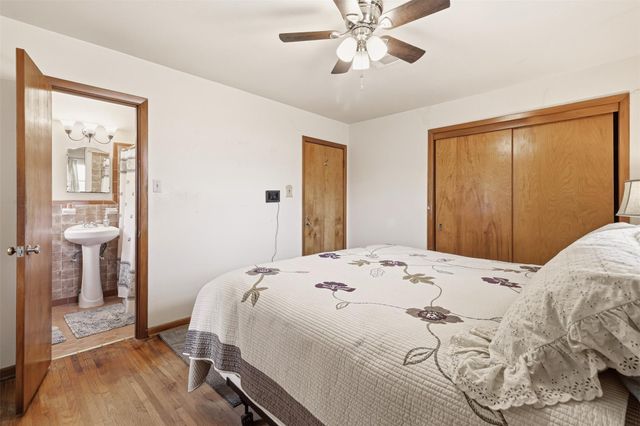 1605 Marlock Ln, Pasadena, TX 77502