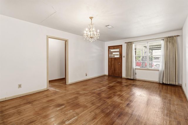 1605 Marlock Ln, Pasadena, TX 77502