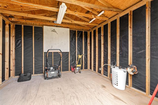 1605 Marlock Ln, Pasadena, TX 77502