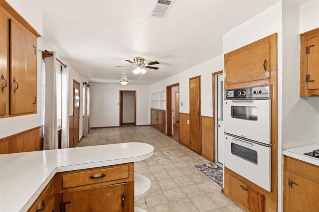 1605 Marlock Ln, Pasadena, TX 77502