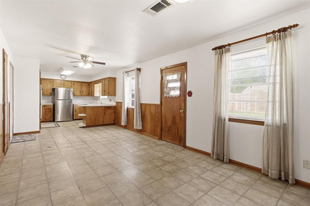 1605 Marlock Ln, Pasadena, TX 77502