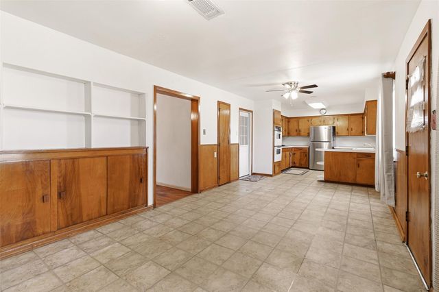 1605 Marlock Ln, Pasadena, TX 77502