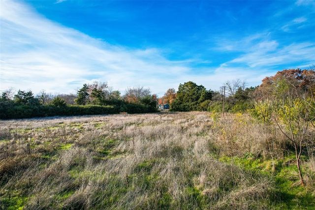 910 N Prairie Creek Road, Dallas, TX 75217