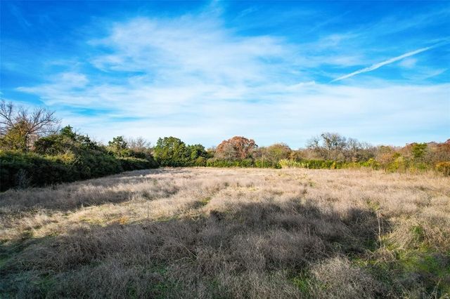 910 N Prairie Creek Road, Dallas, TX 75217