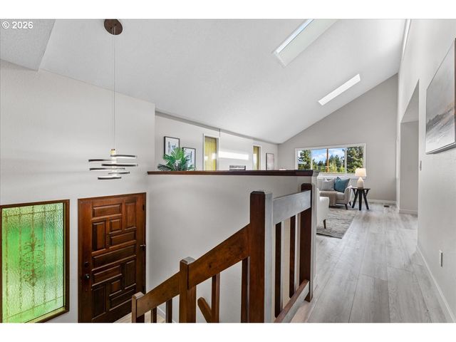 16148 PEARCY St, Lake Oswego, OR 97034
