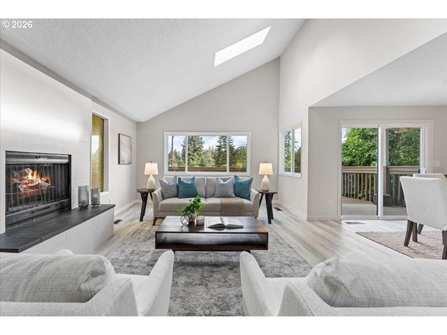 16148 PEARCY St, Lake Oswego, OR 97034