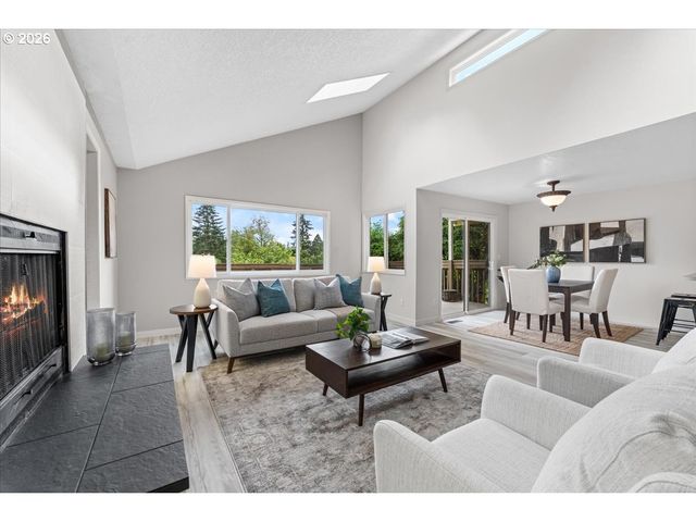 16148 PEARCY St, Lake Oswego, OR 97034