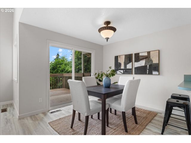 16148 PEARCY St, Lake Oswego, OR 97034