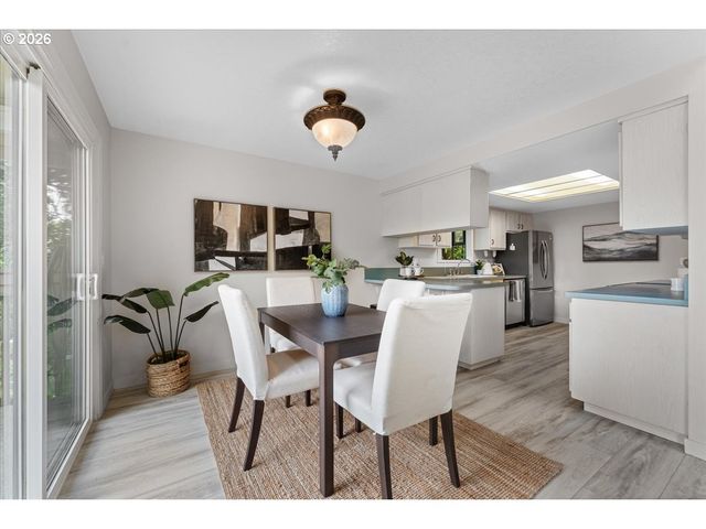 16148 PEARCY St, Lake Oswego, OR 97034