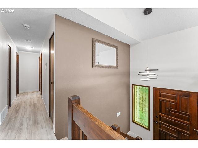 16148 PEARCY St, Lake Oswego, OR 97034