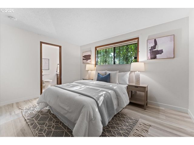 16148 PEARCY St, Lake Oswego, OR 97034
