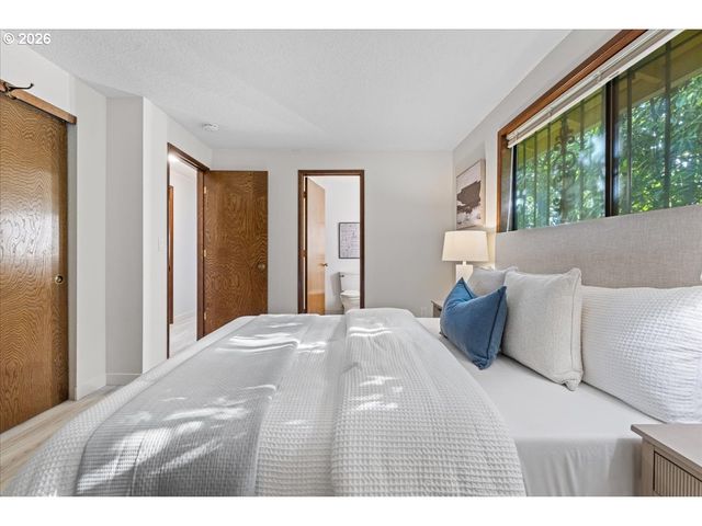 16148 PEARCY St, Lake Oswego, OR 97034