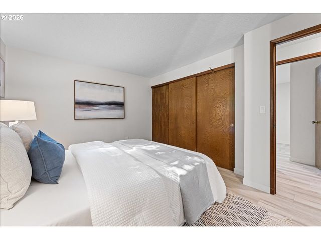 16148 PEARCY St, Lake Oswego, OR 97034