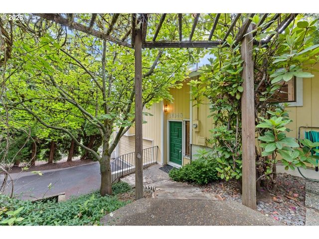 16148 PEARCY St, Lake Oswego, OR 97034