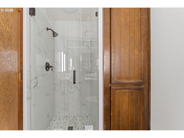 16148 PEARCY St, Lake Oswego, OR 97034