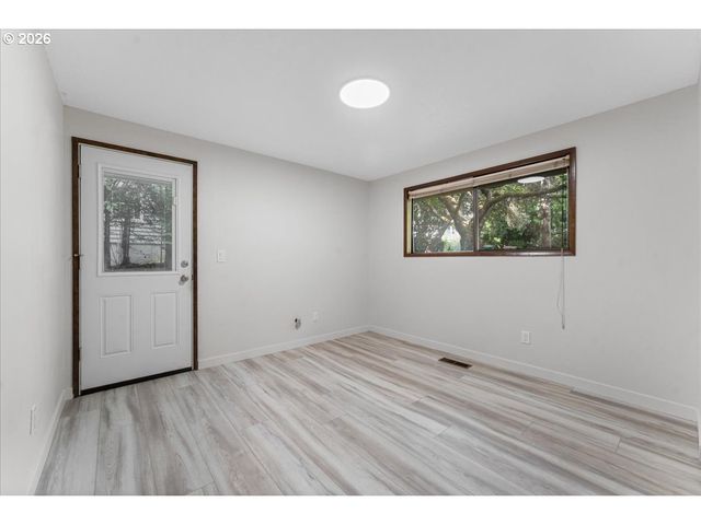 16148 PEARCY St, Lake Oswego, OR 97034