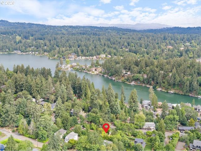 16148 PEARCY St, Lake Oswego, OR 97034