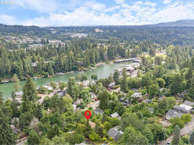 16148 PEARCY St, Lake Oswego, OR 97034