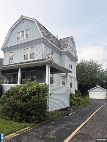 90 Spring Valley Avenue, Hackensack, NJ 07601
