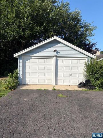90 Spring Valley Avenue, Hackensack, NJ 07601