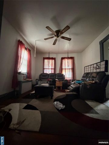 90 Spring Valley Avenue, Hackensack, NJ 07601