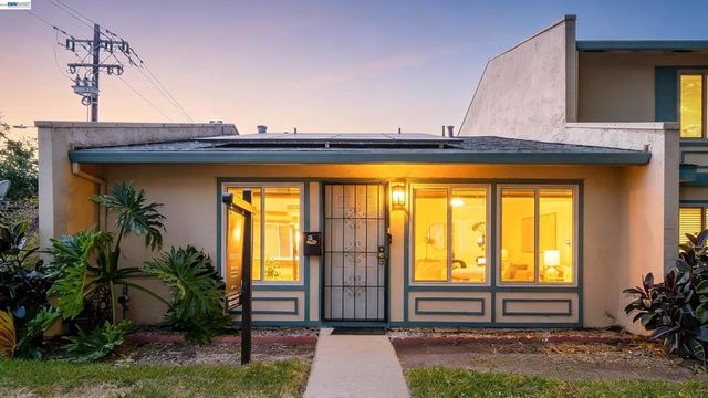 27818 Del Norte Ct, Hayward, CA 94545