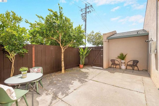 27818 Del Norte Ct, Hayward, CA 94545