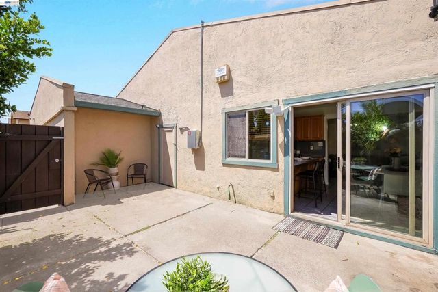27818 Del Norte Ct, Hayward, CA 94545