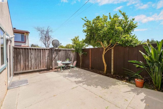 27818 Del Norte Ct, Hayward, CA 94545