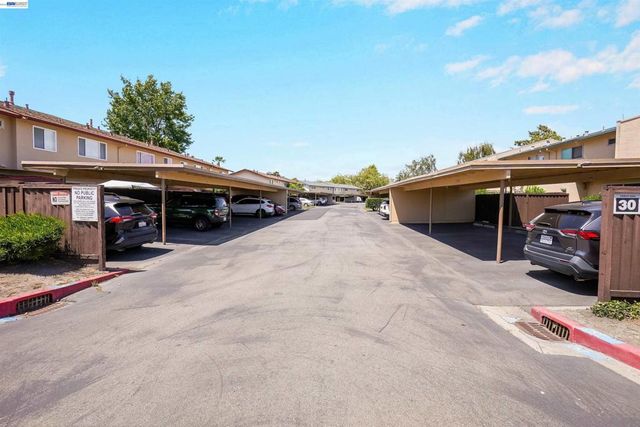 27818 Del Norte Ct, Hayward, CA 94545