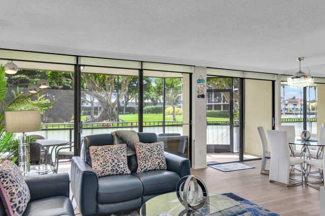 899 Jeffery Street 109, Boca Raton, FL 33487