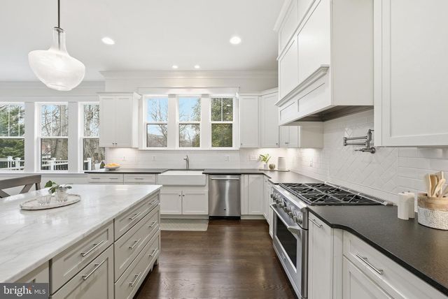 2867 HILL RD, Vienna, VA 22181