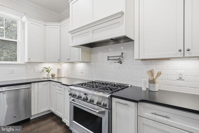 2867 HILL RD, Vienna, VA 22181