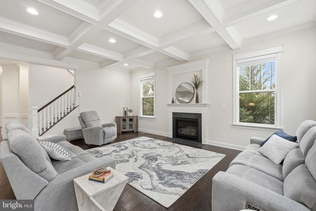 2867 HILL RD, Vienna, VA 22181