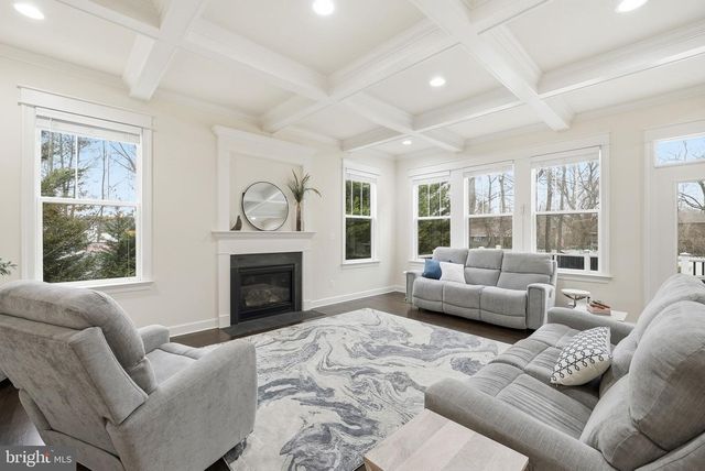 2867 HILL RD, Vienna, VA 22181