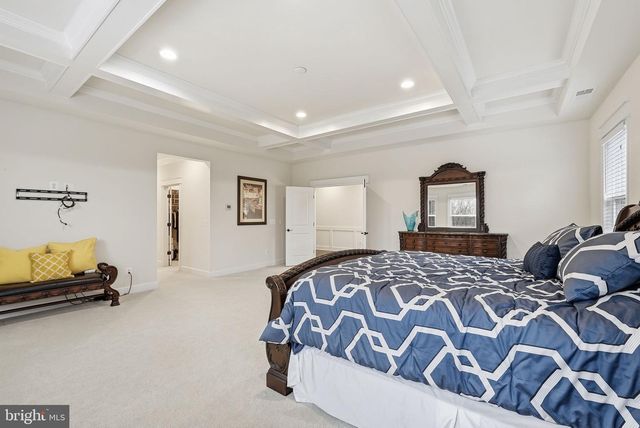 2867 HILL RD, Vienna, VA 22181