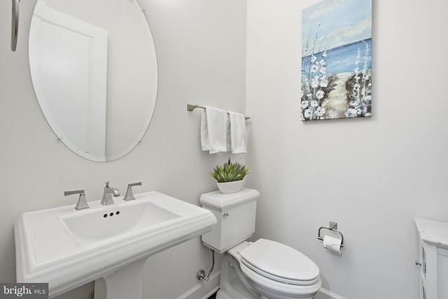 2867 HILL RD, Vienna, VA 22181