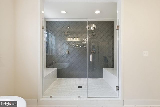 2867 HILL RD, Vienna, VA 22181