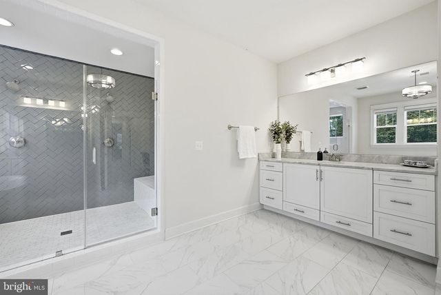 2867 HILL RD, Vienna, VA 22181