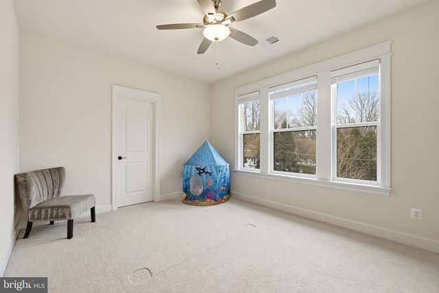 2867 HILL RD, Vienna, VA 22181