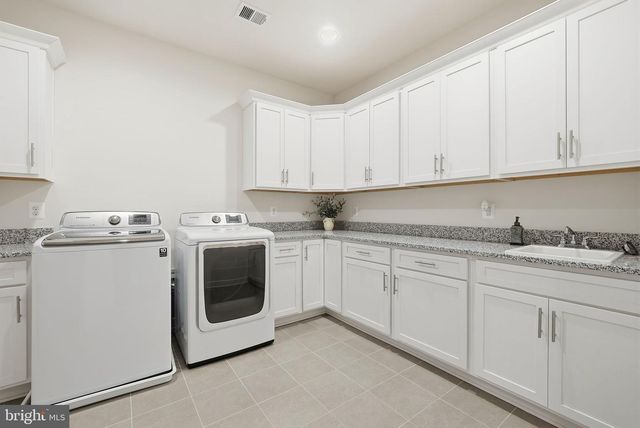 2867 HILL RD, Vienna, VA 22181