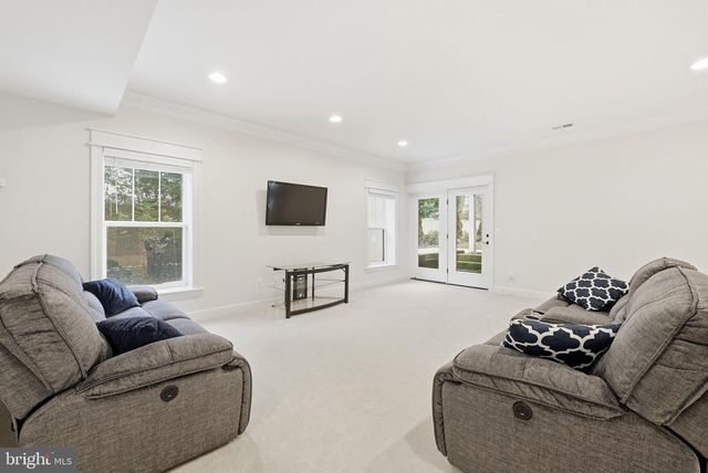 2867 HILL RD, Vienna, VA 22181