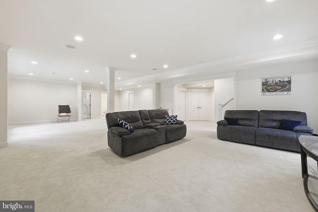 2867 HILL RD, Vienna, VA 22181