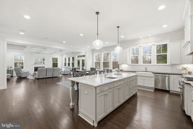 2867 HILL RD, Vienna, VA 22181